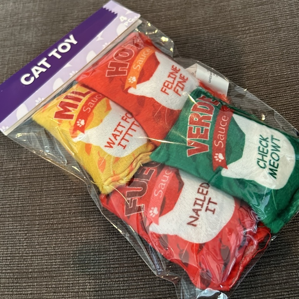 Cat toys 4pck - buyers choice sushi or hot sauce - Picture 3 of 3